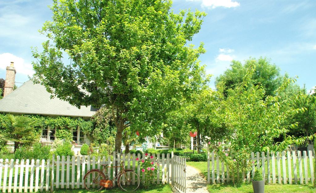 Un Parfum De Violette Bed & Breakfast Fourneville Екстериор снимка